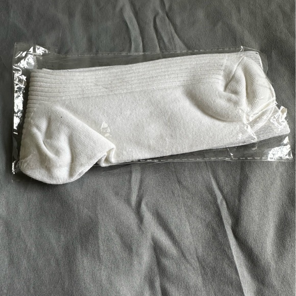 White long rolling loud socks with red RL logo - Picture 2 of 2